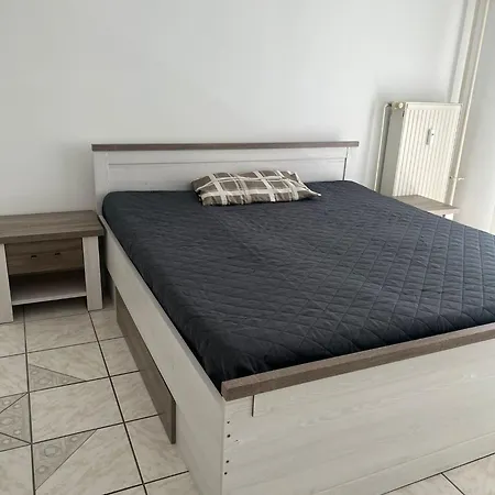 Mundenheim Apartment *